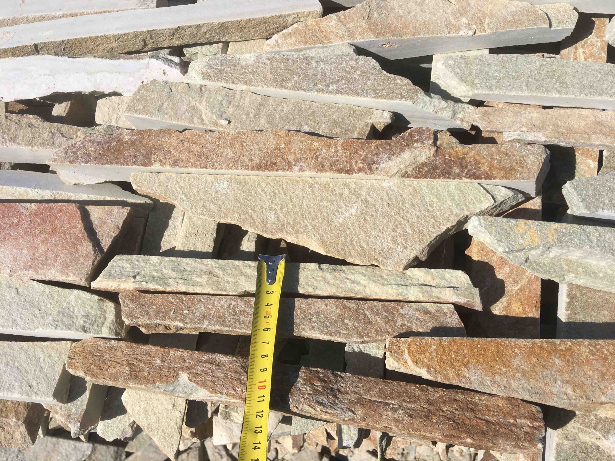 Горбушка златолит золотистый для облицовки купить в Сибае