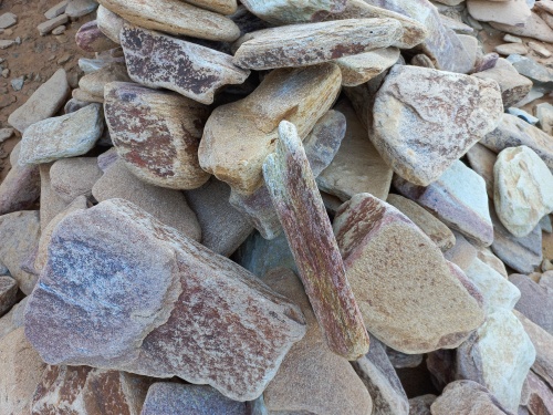 Златолит жёлтый, жёлто-зелёный глыбки и валуны для ланшафтного дизайна купить в Сибае