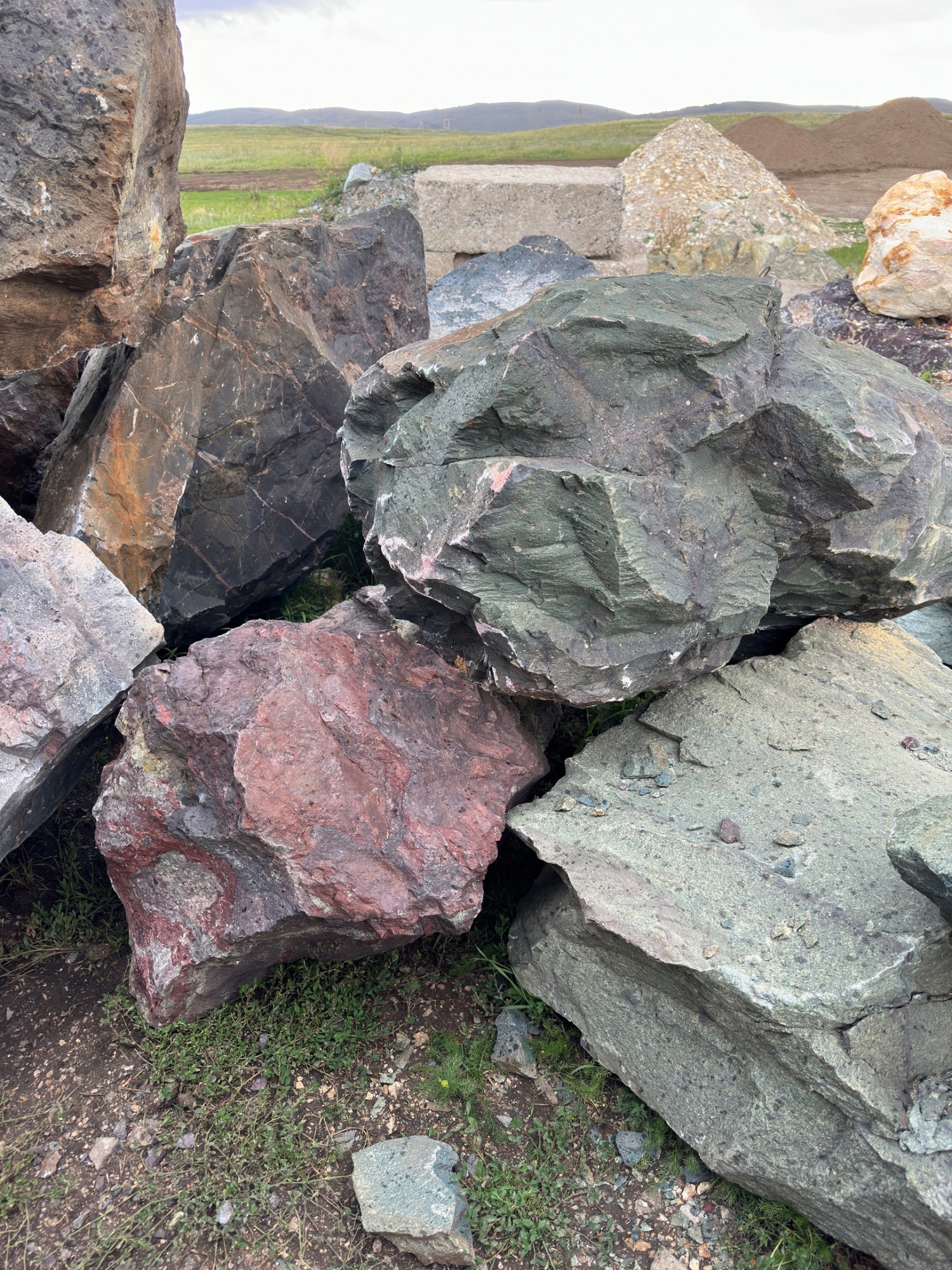 Камни для ландшафтного дизайна зелёные 10-60 килограмм купить в Сибае