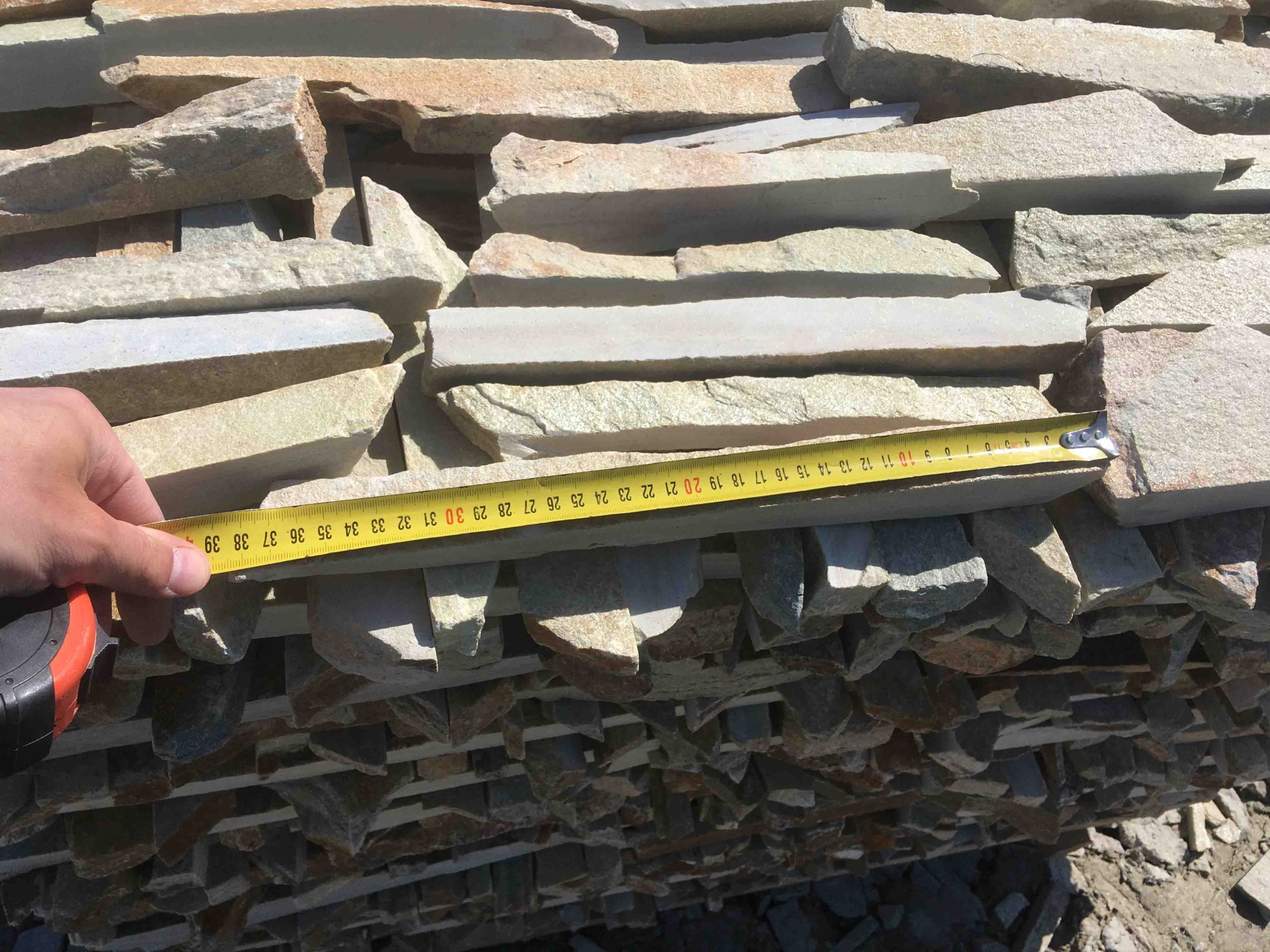 Горбушка златолит золотистый для облицовки купить в Сибае