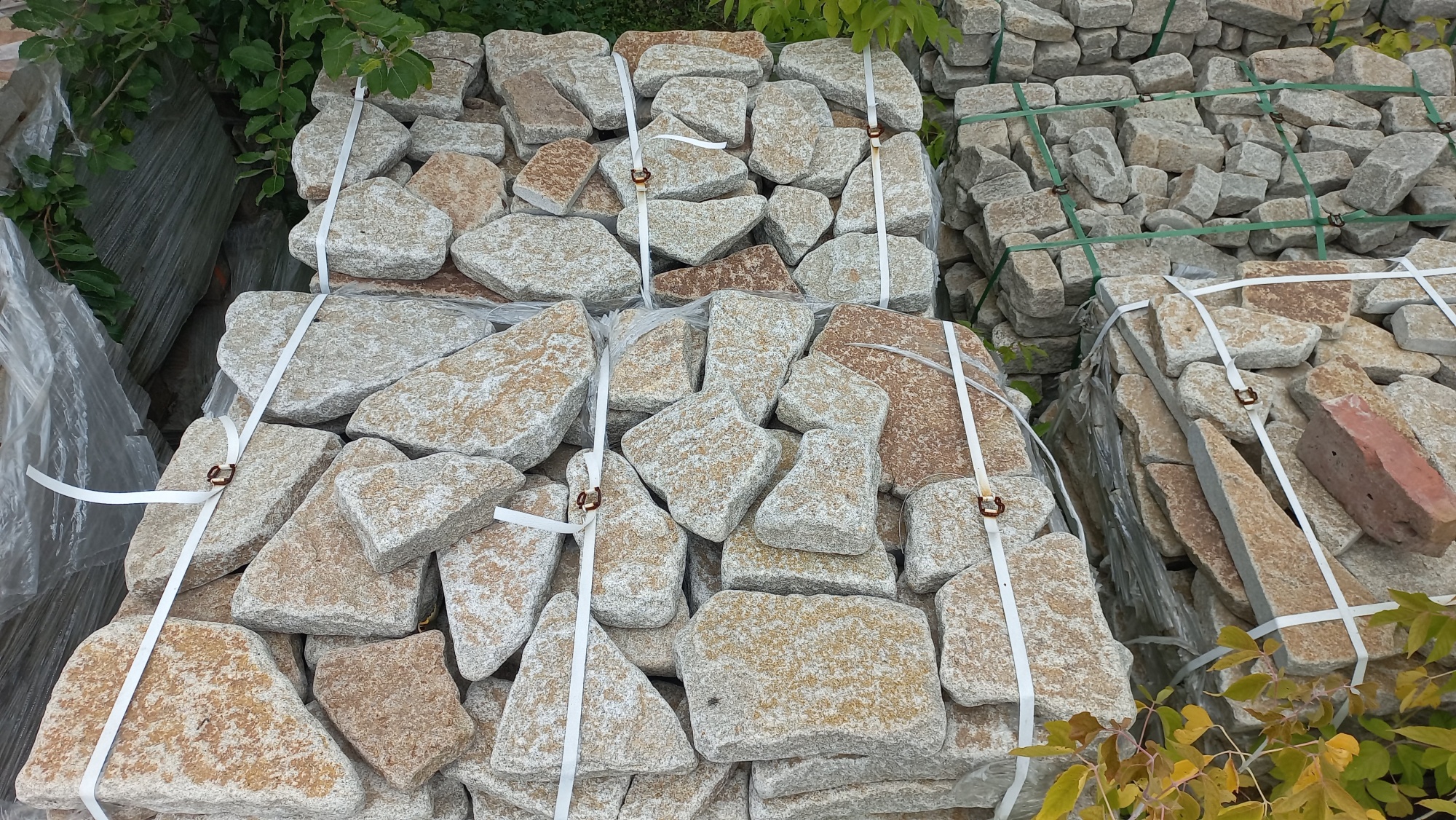 Гранитный плитняк галтованный для мощения купить в Сибае